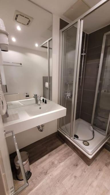Nice Apartment In Modern Center Of Duesseldorf Exterior foto